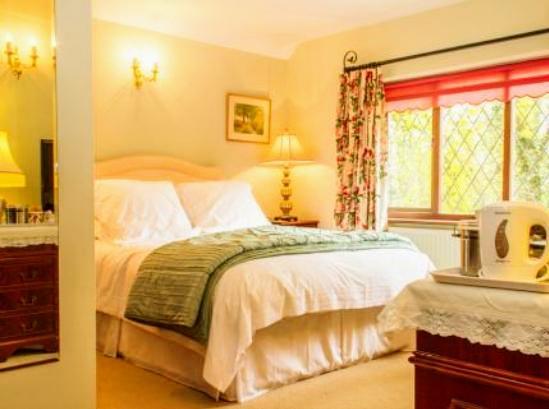 Tudor Place Bed & Breakfast Winnersh Exterior foto